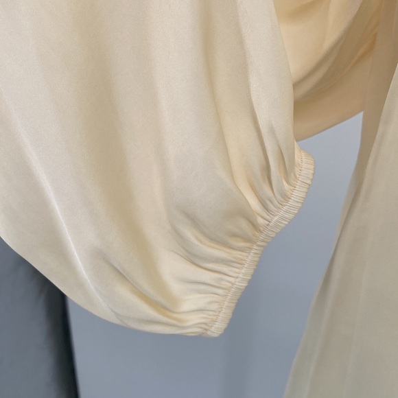 Sincerely Jules NWT Cream Satin Polyester Long Sleeve Blouse XL - Picture 8 of 12